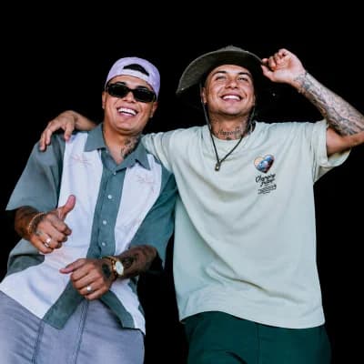 La T y la M